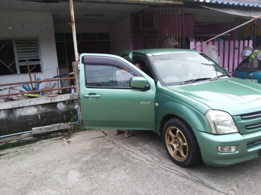 ขายครับดีแม็กปี03ตัวท๊อปเครื่อง3.0(รถพลอมใช้)ครับแม็กขอบ17ภายในเคฟล่าแท้ มีเครื่องเสียนชุดใหญ่ดอกซับ12นิ้ว