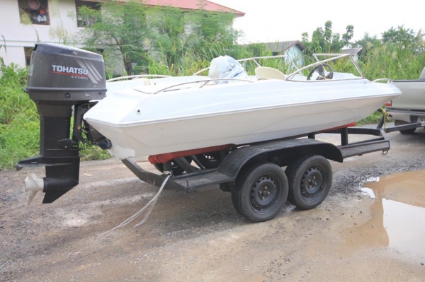 ขายเรือ 15.6 ฟุต เครื่อง70 แรง เทเลอร์2เพลา สวยๆ