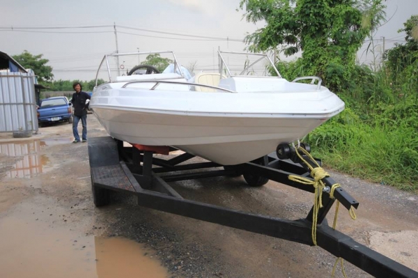 ขายเรือ 15.6 ฟุต เครื่อง70 แรง เทเลอร์2เพลา สวยๆ