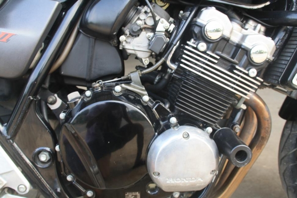 ขาย CB 400 เทค 2 กุญแจชิพ สรรพสามิตแท้ ปั้ม BREMBO ท่อเลส เสียงบาดใจ 99000