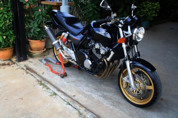 ขาย CB 400 เทค 2 กุญแจชิพ สรรพสามิตแท้ ปั้ม BREMBO ท่อเลส เสียงบาดใจ 99000