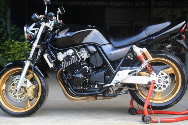 ขาย CB 400 เทค 2 กุญแจชิพ สรรพสามิตแท้ ปั้ม BREMBO ท่อเลส เสียงบาดใจ 99000