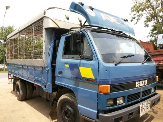 isuzu 6 ล้อ NPR รถสวย