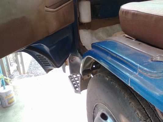 รถยังอยู่ครับ ไดน่า-200 /  6 ล้อดั้ม ปี 34 จ.แพร่