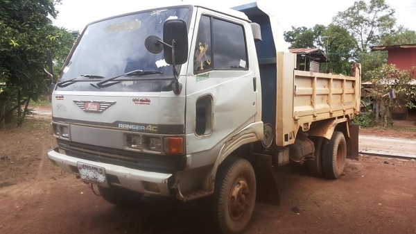 ขาย6ล้อดั๊มดิน HINO FC171 วางเครื่องHO7C 185HP เครื่องดี แรง แห้งดี ช่วงล่างFหน้า-หลัง คัสซีดีไม่สวยเท่าไร เสริมเหล็กบนหนาแข็งแรง กระบะดั๊มเหล็ก4ตันสภาพดี ข้างดี พื้นดีไม่ผุ ยางดี3เส้นพอใช้3เส้น หัวRANGER ภายในดีคอนโซลครบ พ.พาวเวอร์ เบรคลม สีสันพอใช้ ต้อง