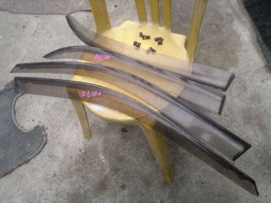 ---- ขาย ---- กันสาด + กิ๊บ AE 100-101