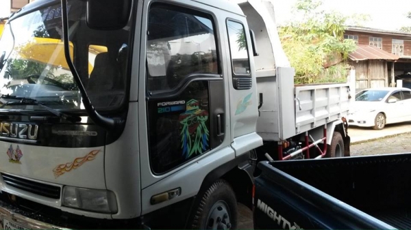 ขายรถดั้ม ISUZU DEGA 210 แรง เครื่องแห้งแรงดี ครัชชีสวย พวงมาลัยพาวเวอร์ คอนโซนครบ แอร์เย็นเจี๊ยบ