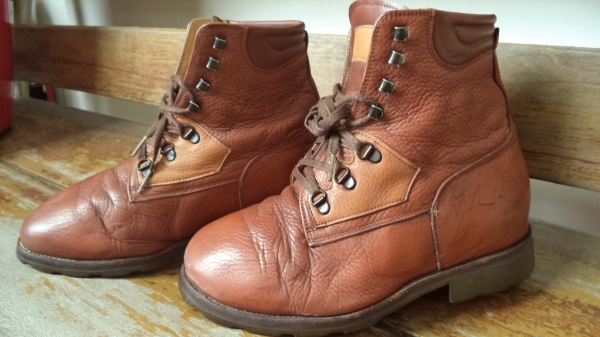 รองเท้าหนังหุ้มข้อยี่ห้อ DELCRO