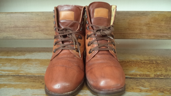 รองเท้าหนังหุ้มข้อยี่ห้อ DELCRO