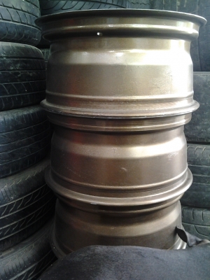 ขายแม็ก 15x7 6 รู ทำสีแล้ว สภาพสวย ขายแม็ก 15x7 6 รู ทำสีแล้ว สภาพสวย