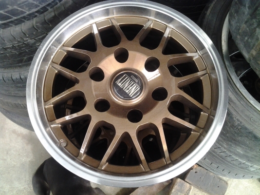 ขายแม็ก 15x7  6 รู  ทำสีแล้ว สภาพสวย