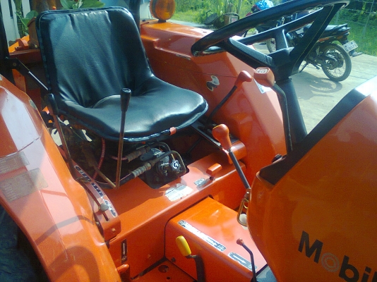 ขายรถไถคูโบต้า L3408 พร้อมอูปกรณ์ต่อพ่วง 2 ชิ้น เอกสารพร้อมโอน