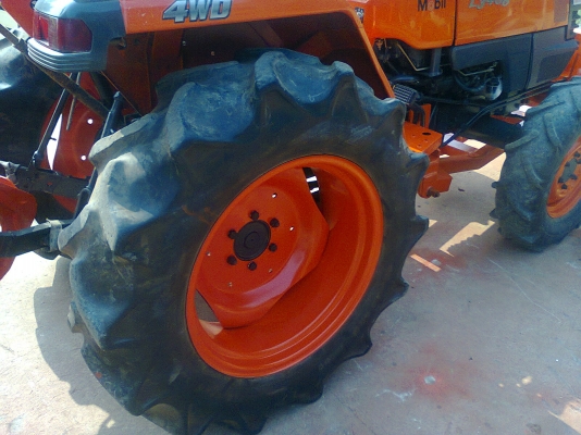 ขายรถไถคูโบต้า L3408 พร้อมอูปกรณ์ต่อพ่วง 2 ชิ้น เอกสารพร้อมโอน