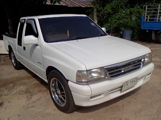 รถISUZU สีขาว เครื่องดี รถบ้าน รถISUZU สีขาว เครื่องดี รถบ้าน