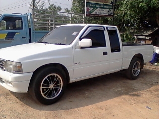 รถISUZU   สีขาว   เครื่องดี  รถบ้าน