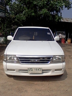 รถISUZU สีขาว เครื่องดี รถบ้าน รถISUZU สีขาว เครื่องดี รถบ้าน