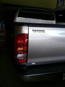 ขายรถกระบะ 4 ประตู TOYOTA HILUX VIGO ปี 11  เครื่องยนต์ 3.0 ซีซี เกียร์อัตโนมัติ สีบรอนซ์ทองสภาพดีจริง ๆ เข้าศูนย์ตลอด รถบ้านแท้ๆ  ไม่เคยชน