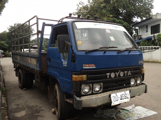 ขายด่วน รถ 6 ล้อ TOYOTA 300 DYNA ปี 31