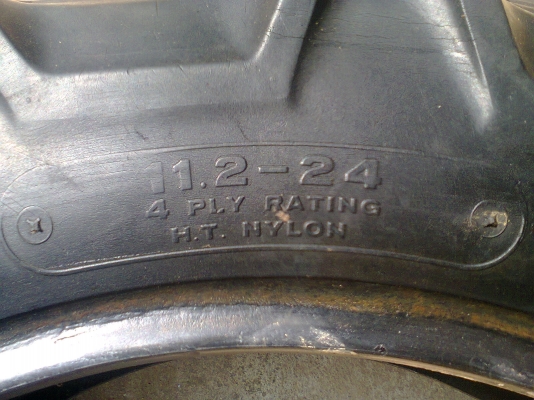 ขายยางปริดจสโตน 11.2-24 ใช้กับยางหน้าฟอร์ดและยางหลังยันมาร์ยางหลังคูโบต้า