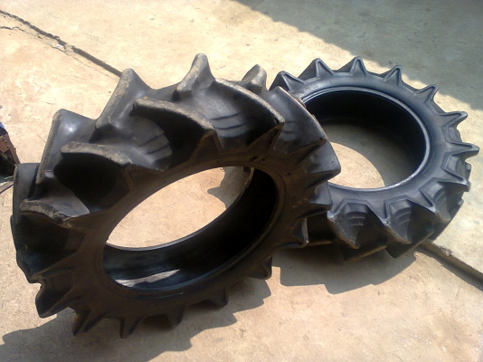 ขายยางปริดจสโตน 11.2-24 ใช้กับยางหน้าฟอร์ดและยางหลังยันมาร์ยางหลังคูโบต้า