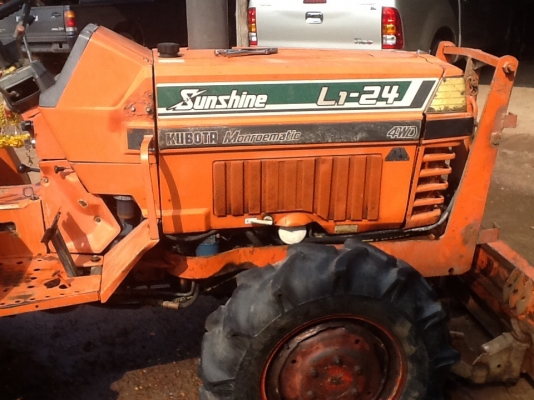 คูโบต้า L1-24 4 WD 2 เพลา ใบมีด ผาน 5 พวงมาลัยเพาเวอร์ เดิมๆใช้งานได้เลย