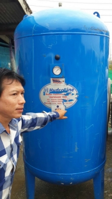 ขาย ถังแรงดันน้ำ ขนาด 1,000 ลิตร สูง 1.9 เมตร กว้าง 90 cm.