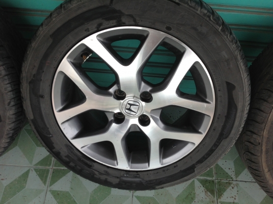 ขายยางพร้อมแม็ก  ขอบ 16 ลายกวาง ราคา5000 บาท โทร 0819850383