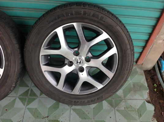 ขายยางพร้อมแม็ก  ขอบ 16 ลายกวาง ราคา5000 บาท โทร 0819850383