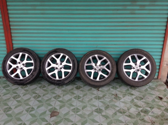 ขายยางพร้อมแม็ก  ขอบ 16 ลายกวาง ราคา5000 บาท โทร 0819850383