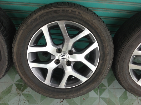 ขายยางพร้อมแม็ก  ขอบ 16 ลายกวาง ราคา5000 บาท โทร 0819850383