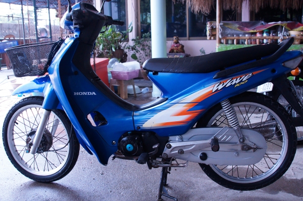 ขาย HONDA WAVE 100 ปี 46 เครื่องดีพร้อมใช้ ทะเบียนพร้อมโอน ภาษีไม่ขาดต่อ
