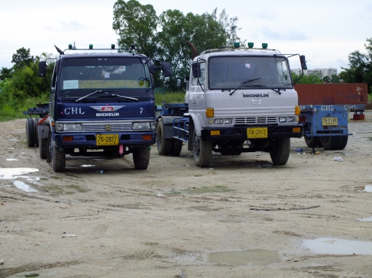 ขาย hino - isuzu - fuso  รวม 11 คันครับ