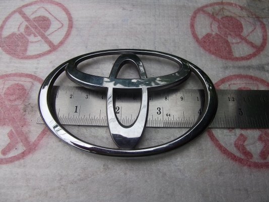 เพลทโลโก้ TOYOTA แท้ๆ สภาพสวยๆ ขนาดยาว 11ซม.