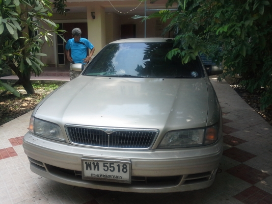 รถเก๋ง นิสสัน  ซีฟีโร่  รถบ้านๆ เดิมๆ