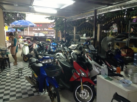 จำหน่ายมอไซด์มือ2 มีหลายคันหลายรุ่น อยู่ใกล้มอบูรพา หนองมน-บางแสน ต.แสนสุข 088-2197709