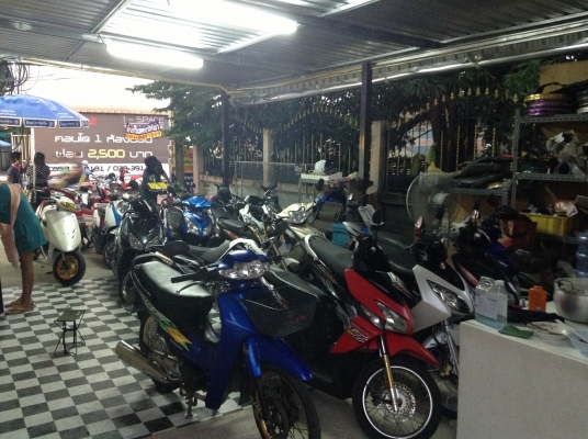 จำหน่ายมอไซด์มือ2 มีหลายคันหลายรุ่น อยู่ใกล้มอบูรพา หนองมน-บางแสน ต.แสนสุข 088-2197709