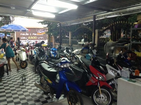 จำหน่ายมอไซด์มือ2 มีหลายคันหลายรุ่น อยู่ใกล้มอบูรพา หนองมน-บางแสน ต.แสนสุข 088-2197709