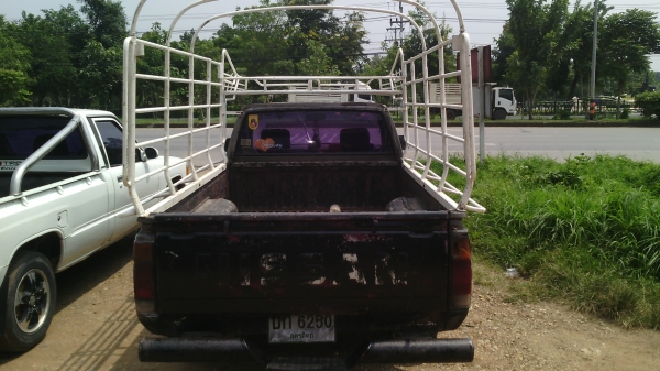 ขายนิสสัน บิ้กเอ็ม เครื่องฝาขาว ปี33 มีคอกสูง