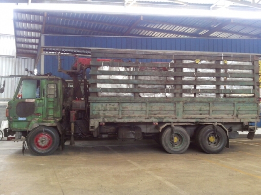 รถบรรทุก Nissan 10 ล้อ 275 แรง