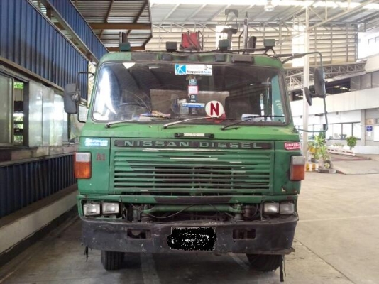 รถบรรทุก Nissan 10 ล้อ 275 แรง รถบรรทุก Nissan 10 ล้อ 275 แรง
