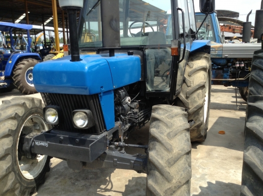 ขายรถไถFORD4630/3 สูบ2 เพลา65แรงนำเข้าจากอังกฤษสภาพพร้อมใช้