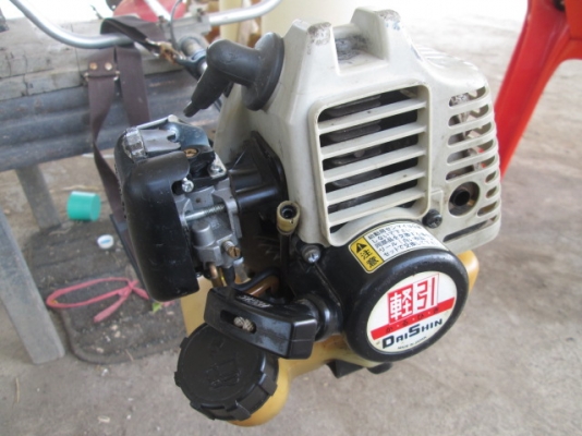 เครื่องตัดหญ้าสะพายบ่า Dai Shin เครื่องตัดหญ้าสะพายบ่า Dai Shin