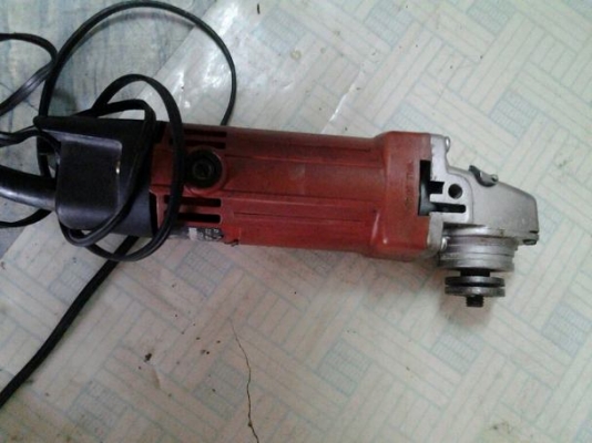 ....ขาย เครื่องขัด เครื่องเจียร 7 นิ้ว makita และ เจียร์มาเท้ก