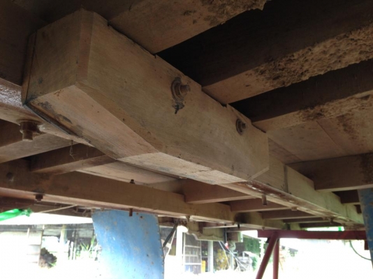 บายกระบะไม้มะค่าสิบล้อ ไม้ยังสวย สภาพดี ต่อบรรทุกอ้อยแข็งแรง