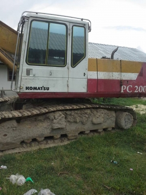 KOMATSU รุ่น PC 200-5  ด่วน