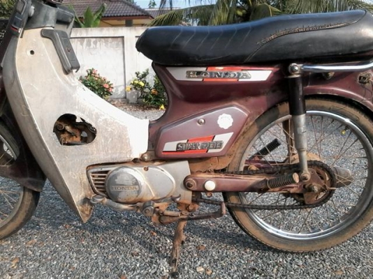 ขาย C700 ทะเบียนพร้อมโอนภาษีขาดปี 40 รถเดิมแห้งๆเครื่องพอใช้โครงไม่ผุแนวคลาสสิค ขาย C700 ทะเบียนพร้อมโอนภาษีขาดปี 40 รถเดิมแห้งๆเครื่องพอใช้โครงไม่ผุแนวคลาสสิค