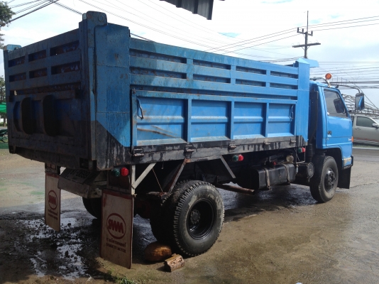 ขาย6ล้อNPR เครื่อง6BD 165 เกียร์ร็อค ช่วงล่างFคัทซีสวย ยางดี แอร์เย็น