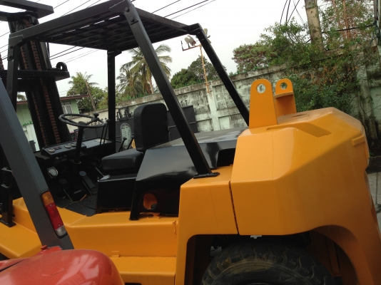 ขายรถโฟล์คลิฟท์ TCM 6 ตัน เสาสูง 4 เมตร เกียร์ออโต้ เครื่องดีเซล  ราคาตามสภาพ