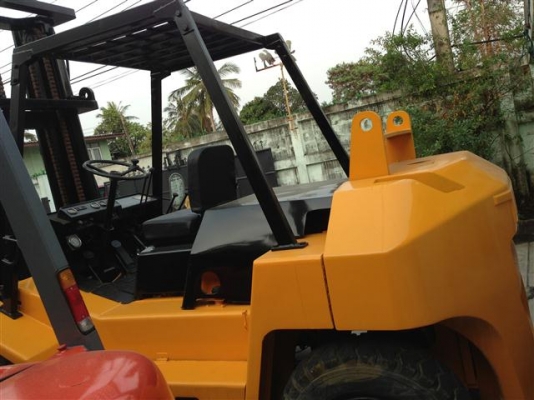 ขายรถโฟล์คลิฟท์ TCM 6 ตัน เสาสูง 4 เมตร เกียร์ออโต้ เครื่องดีเซล  ราคาตามสภาพ