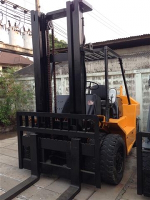 ขายรถโฟล์คลิฟท์ TCM 6 ตัน เสาสูง 4 เมตร เกียร์ออโต้ เครื่องดีเซล  ราคาตามสภาพ